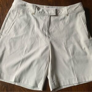 Lady Hagen Essentials Classic khaki golf shorts